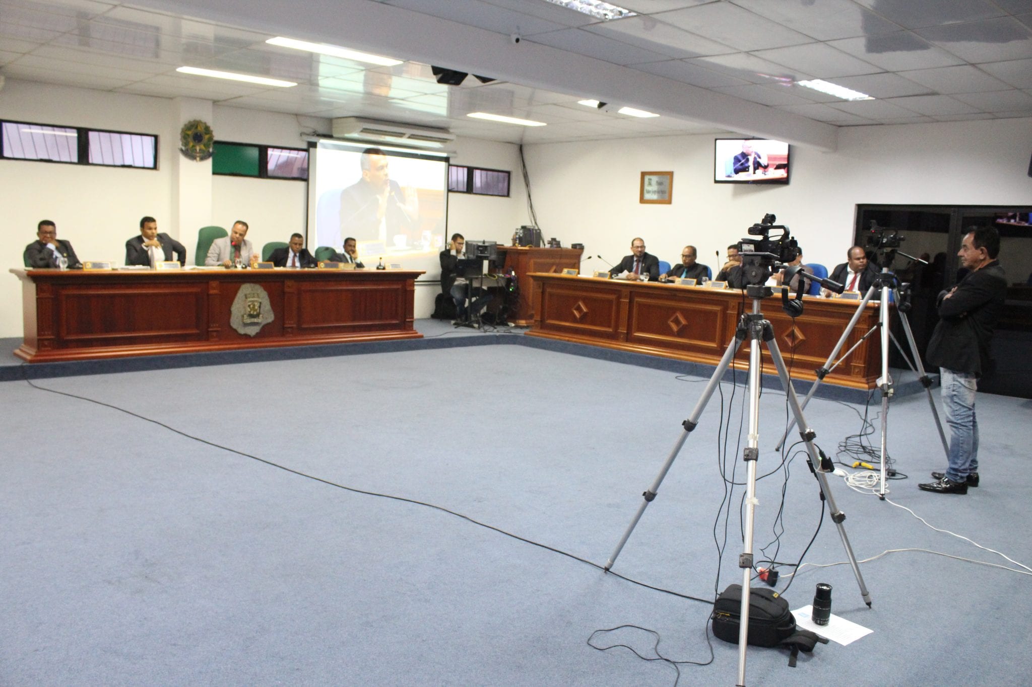 plenário da câmara aprova projeto que institui dia municipal do líder